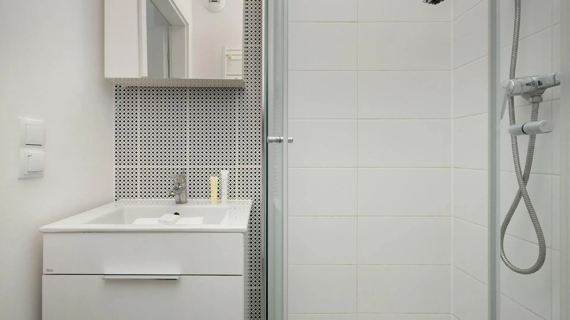 Bright Studio With Air Conditioning Near Wroclaw Zoo By Noclegi Renters 아파트